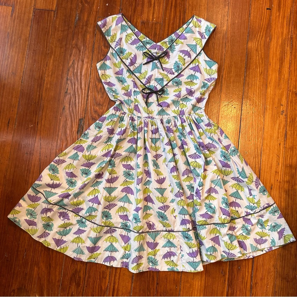 1950’s Umbrella Novelty Print Women’s Cotton Day Dress